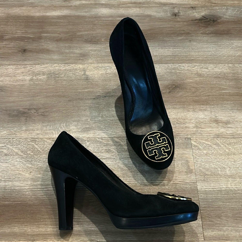 Tory Burch pumps high heels gold logo size 9,5!
